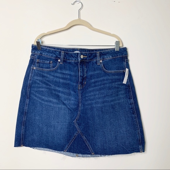 NWT Old Navy High Waisted Frayed Hem Denim Skirt - Picture 2 of 6